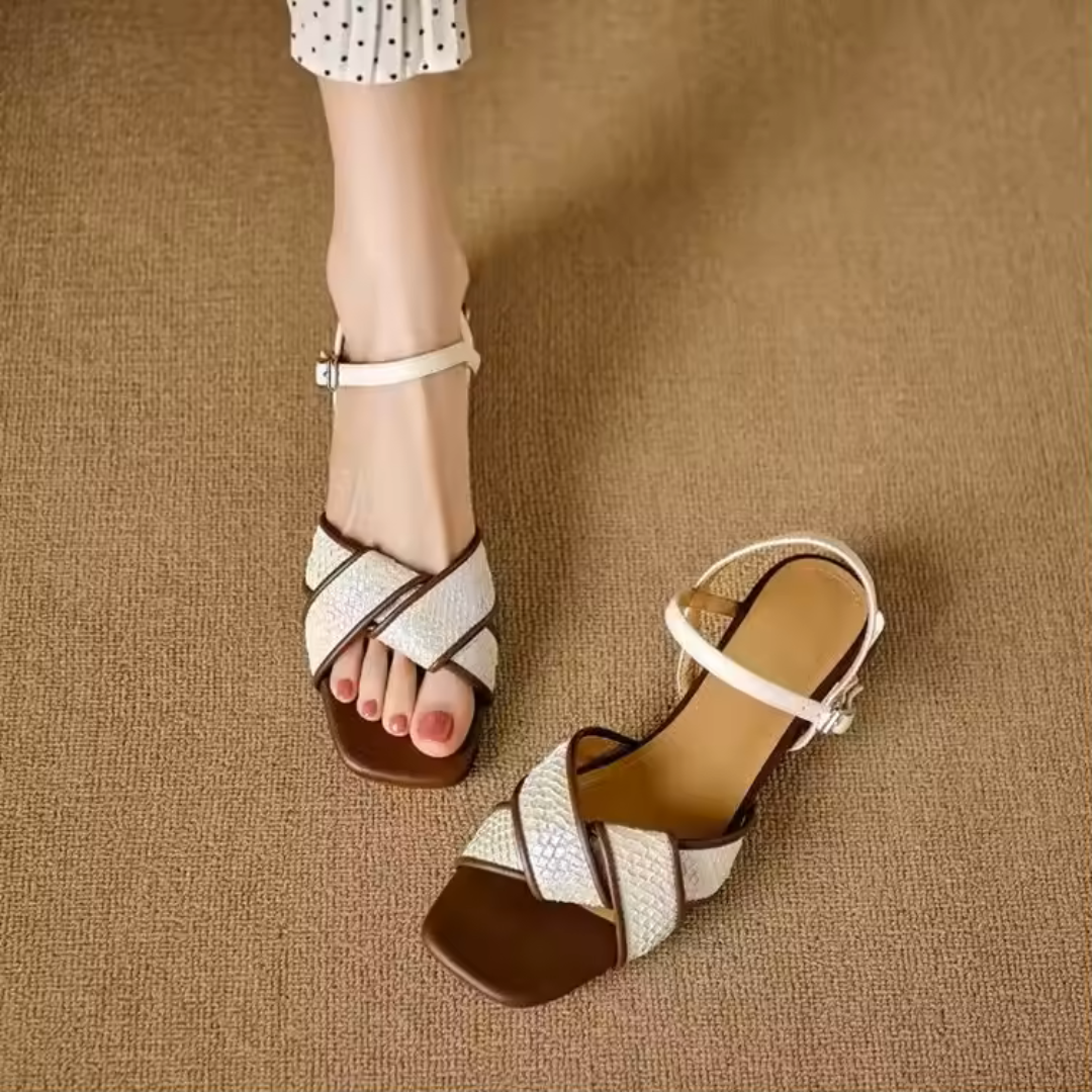 Kaia - Sandali con cinturino in maglia