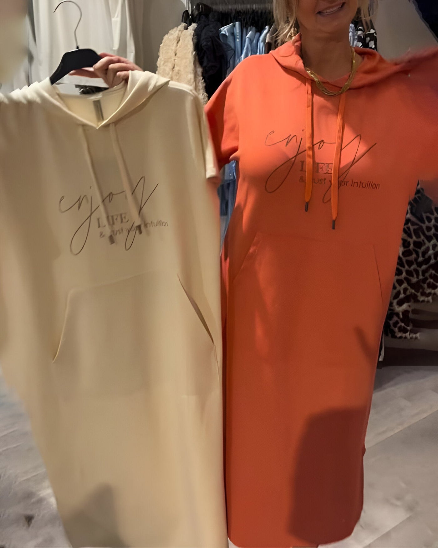 Saskia™ | Vestito casual con cappuccio