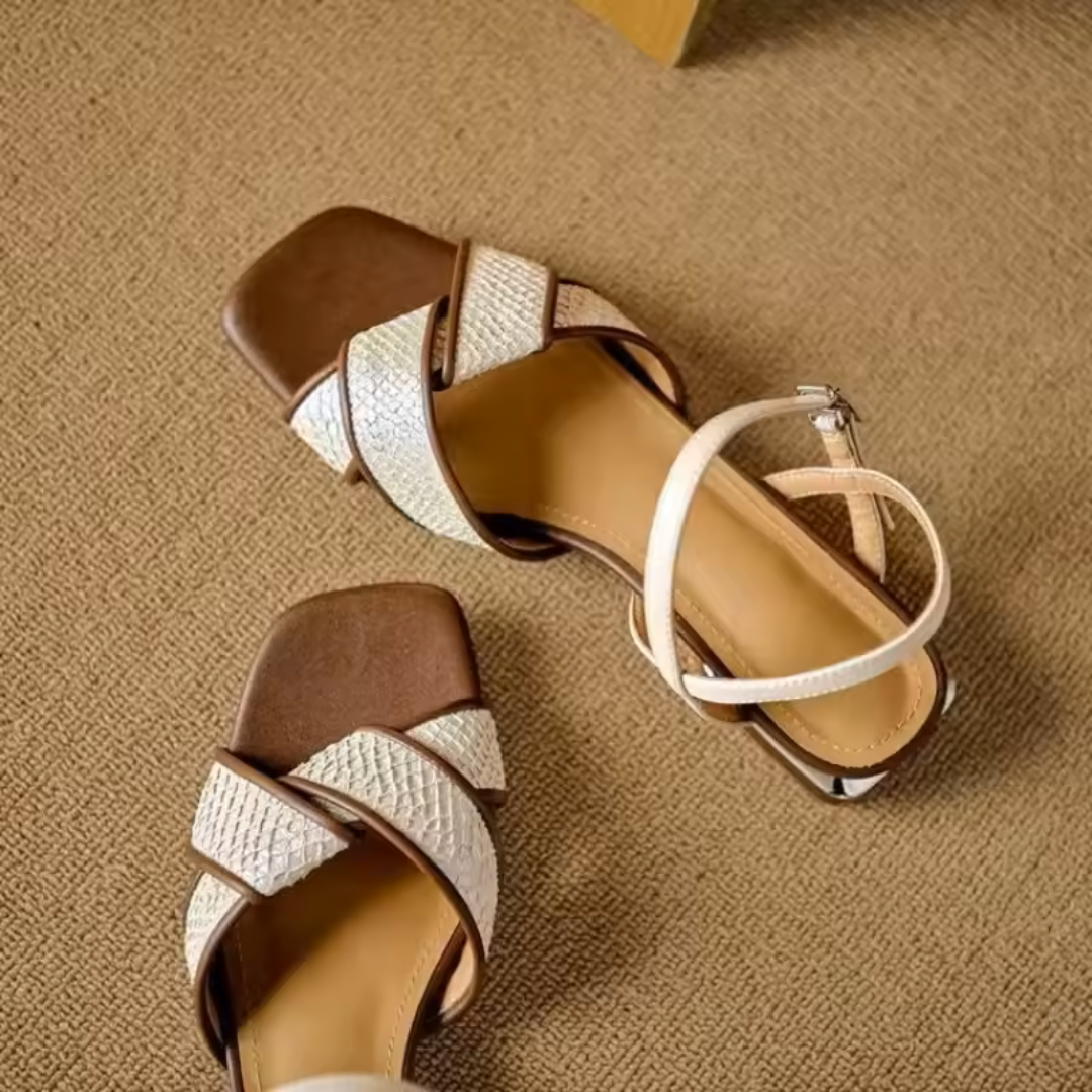 Kaia - Sandali con cinturino in maglia
