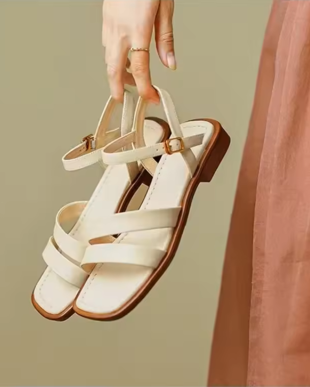 Livia Sandali con plateau