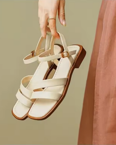 Livia Sandali con plateau