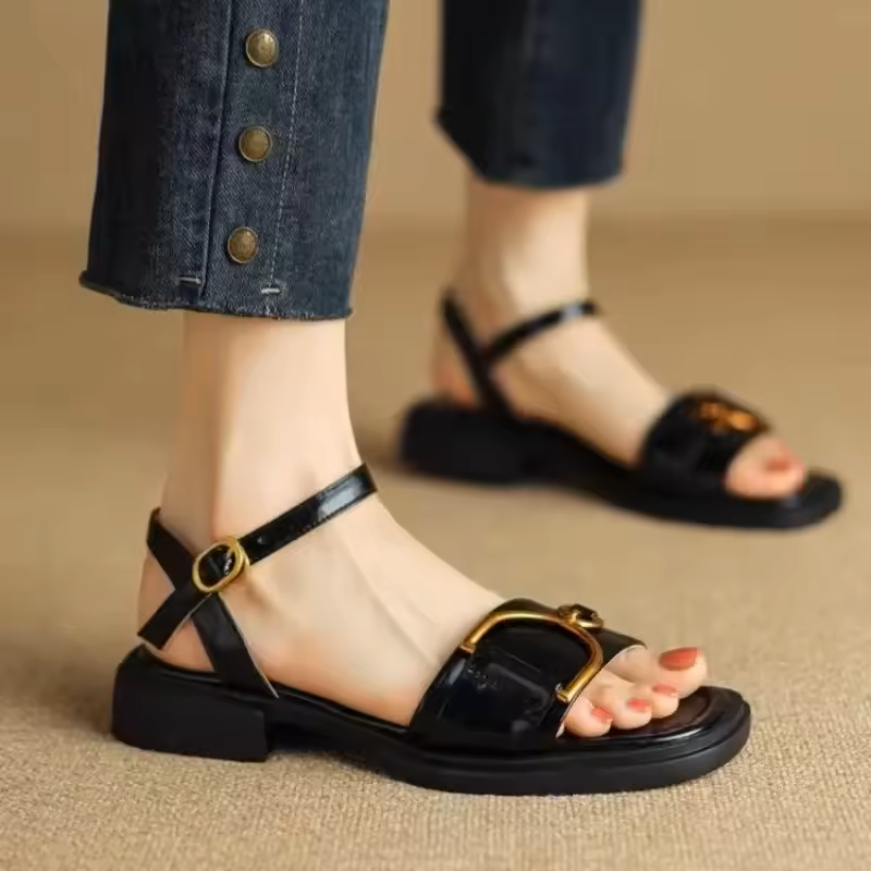 Aria Sandali piatti con fibbia